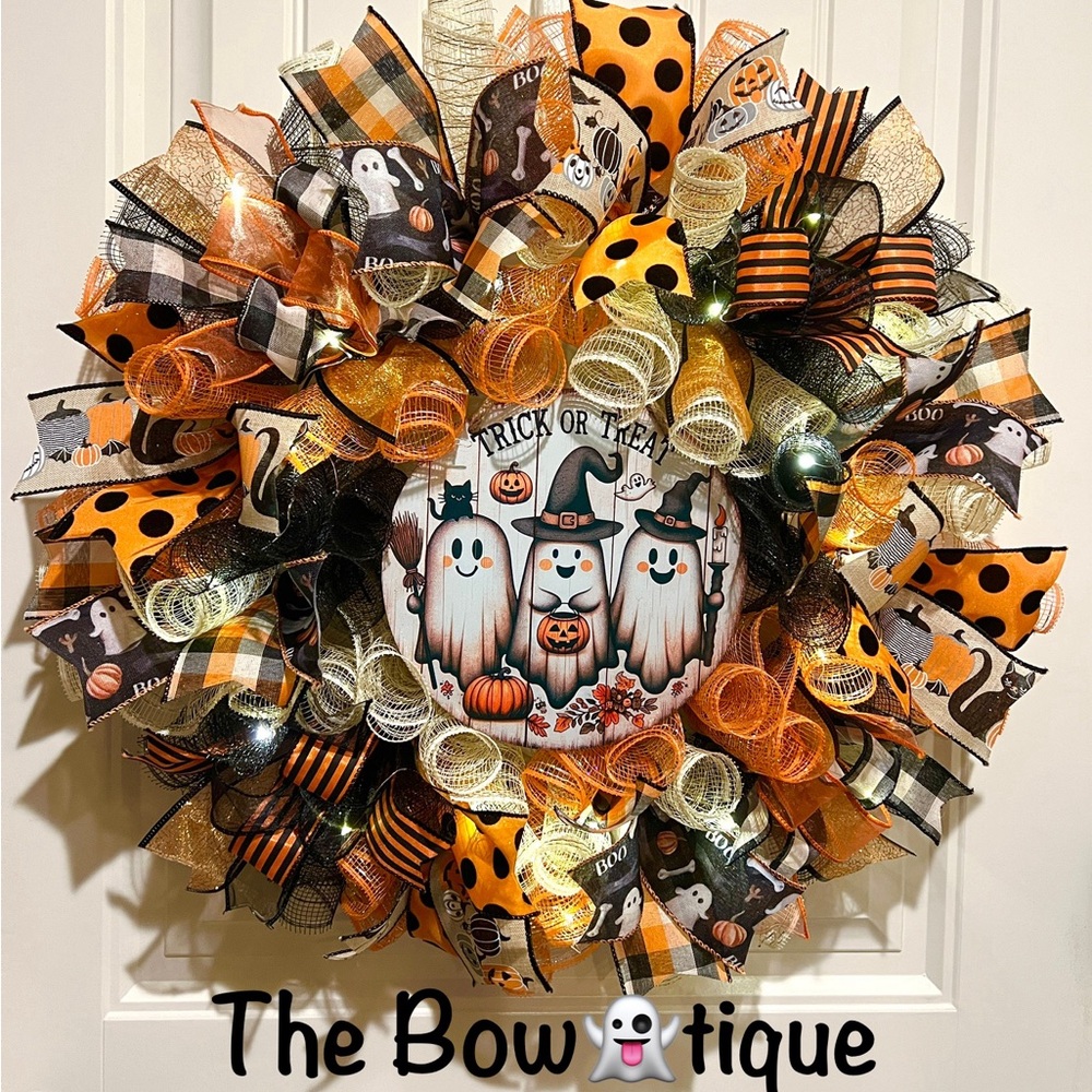 Handmade 22 in Halloween Wreath Trick or Treat Ghost LED Lights #W22